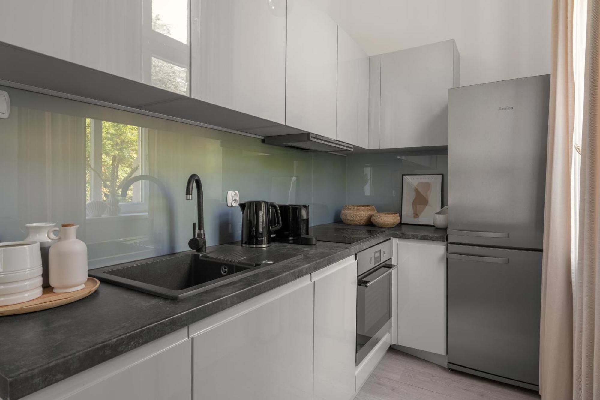 Harbor Apartments - Damrota Катовице Екстериор снимка