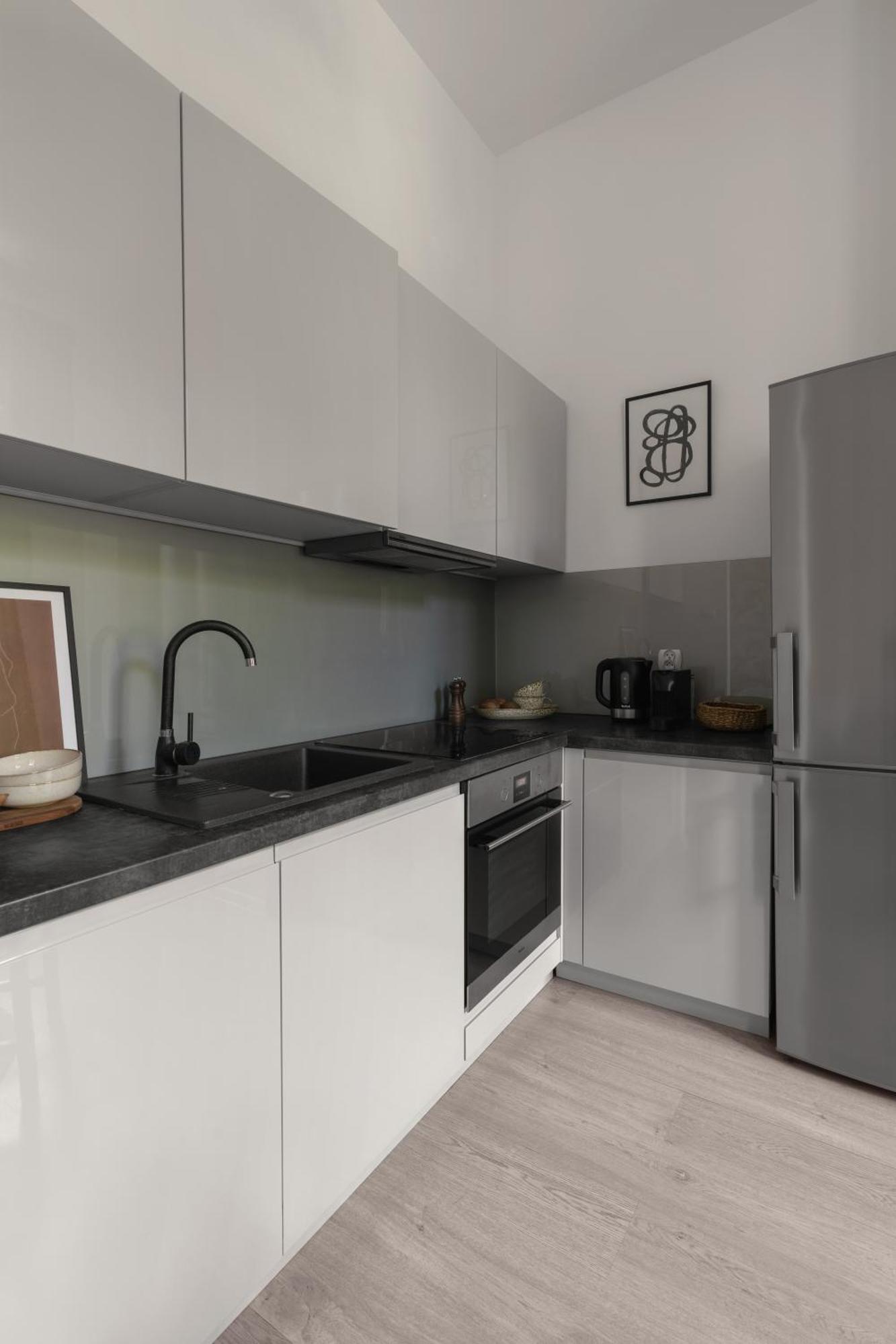 Harbor Apartments - Damrota Катовице Екстериор снимка